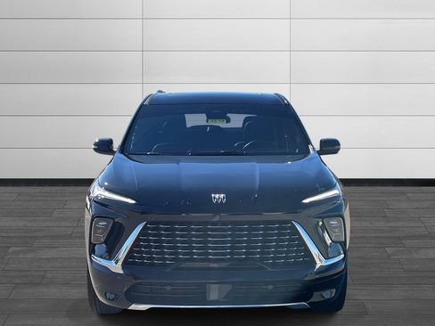 Used 2025 Buick Enclave Avenir w/ Trailering Package, 5000 lbs. image 8