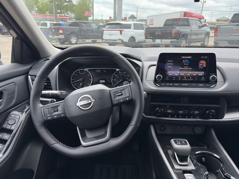 New 2026 Nissan Rogue SV image 12