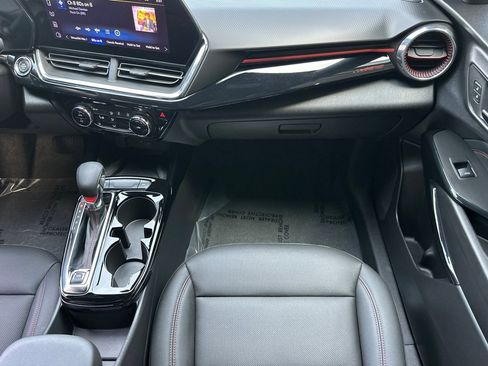 Used 2025 Chevrolet Trax RS w/ Sunroof Package image 27