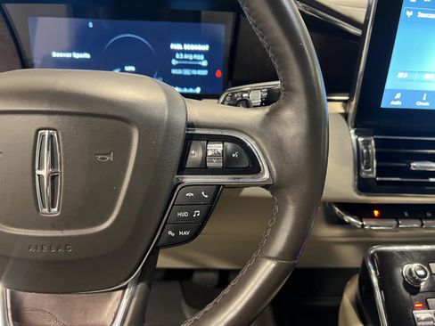 Used 2020 Lincoln Navigator Reserve w/ Equipment Group 208A Reserve image 14