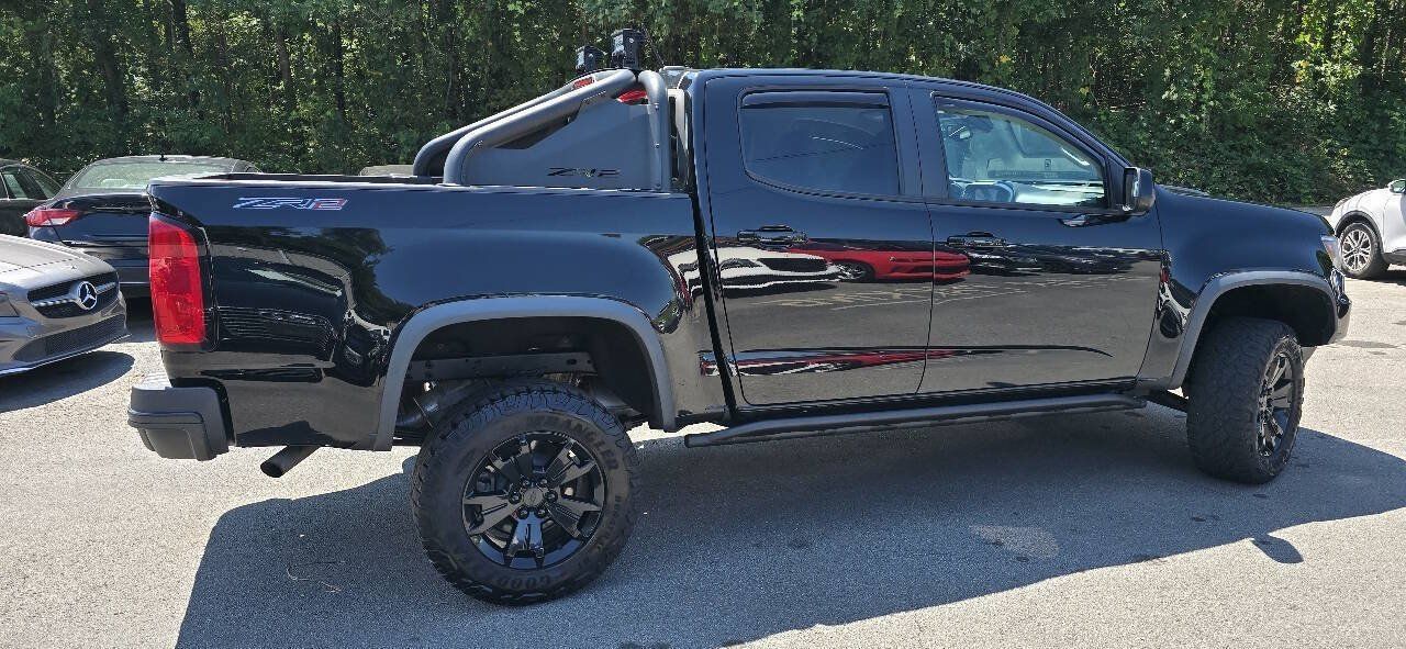 Used 2022 Chevrolet Colorado ZR2 w/ ZR2 Midnight Special Edition AWD/4WD image 5