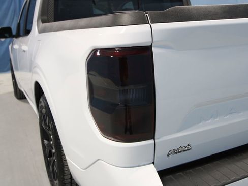 Used 2025 Ford Maverick Lobo image 37