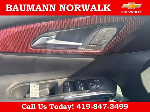 Used 2026 Chevrolet Traverse RS w/ LPO, Floor Liner Package FWD image 19