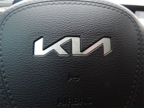 Used 2023 Kia Telluride S image 25