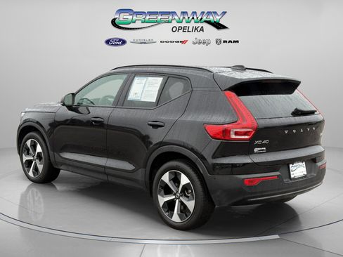 Used 2025 Volvo XC40 B5 Plus image 5