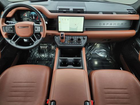 Used 2025 Land Rover Defender 110 image 20