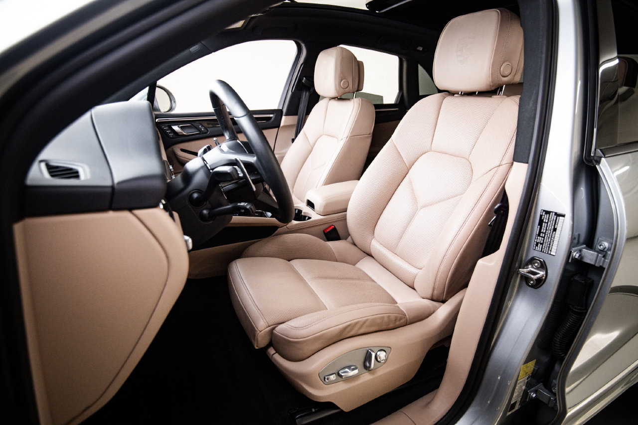 Certified 2026 Porsche Macan AWD/4WD image 5