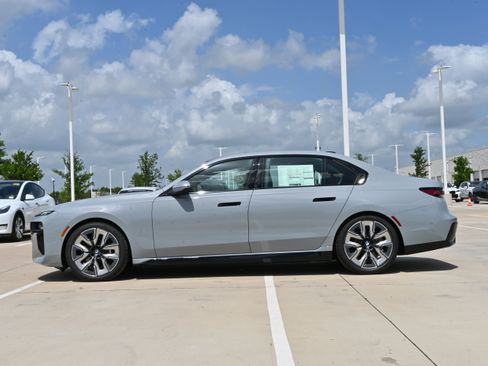 New 2026 BMW 740i image 5