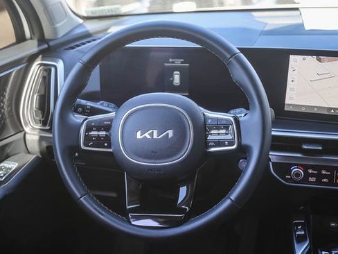 Used 2024 Kia Sorento S w/ Panoramic Sunroof Package image 11