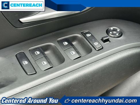 Used 2024 Hyundai Tucson SE image 15