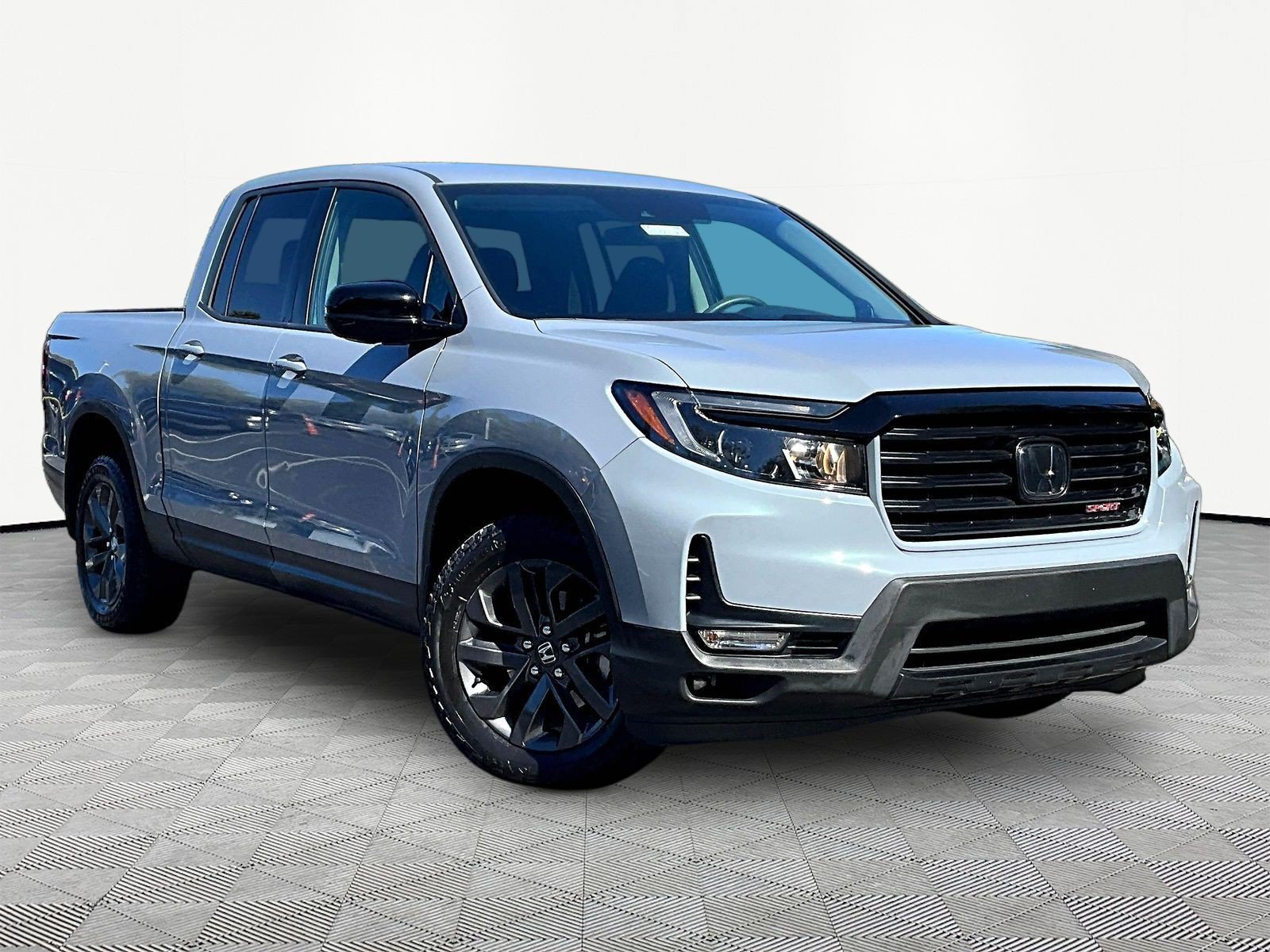 Used 2023 Honda Ridgeline Sport image 3