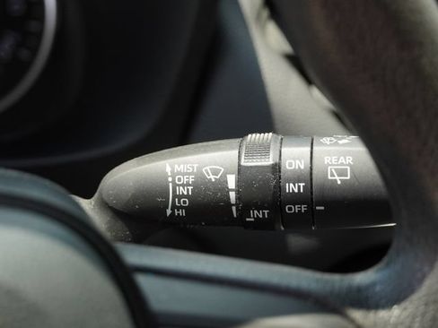 Used 2020 Toyota RAV4 XLE w/ Convenience Package AWD/4WD image 28