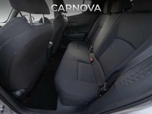 Used 2018 Toyota C-HR XLE FWD image 9