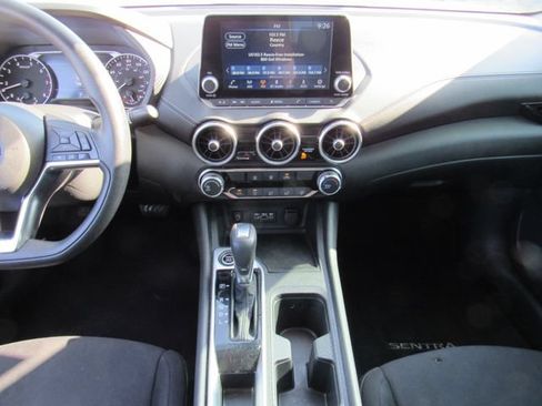 Used 2024 Nissan Sentra SV FWD image 17