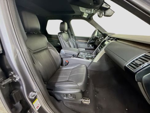 Used 2018 Land Rover Discovery HSE image 29