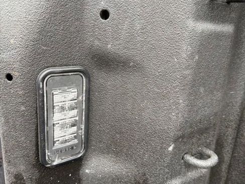 Used 2022 Chevrolet Silverado 1500 LT image 9