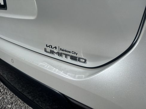 Used 2022 Toyota Highlander Limited FWD image 22
