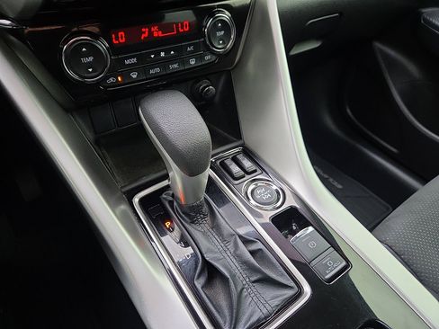 Used 2025 Mitsubishi Eclipse Cross SE image 14