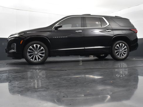 Used 2023 Chevrolet Traverse Premier image 36