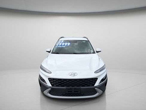 Used 2023 Hyundai Kona SEL AWD/4WD image 2