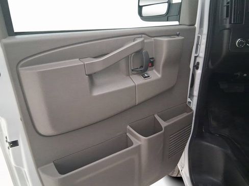 Used 2024 Chevrolet Express 3500 LT w/ LT Preferred Equipment Group image 13