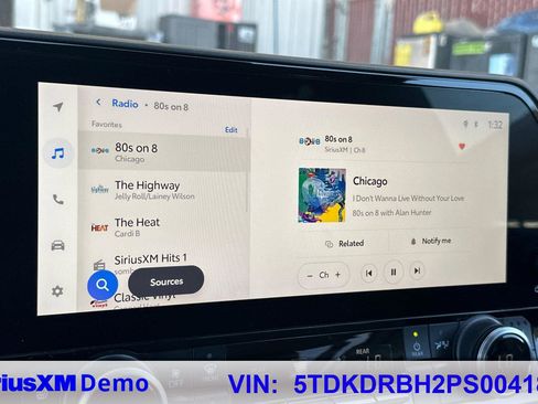 Used 2023 Toyota Highlander L image 29