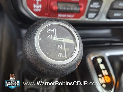 Used 2024 Jeep Wrangler Unlimited Rubicon w/ Technology Group AWD/4WD image 25