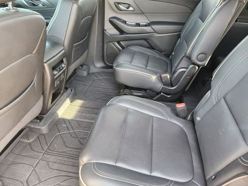 Used 2022 Chevrolet Traverse Premier w/ Redline Edition image 32