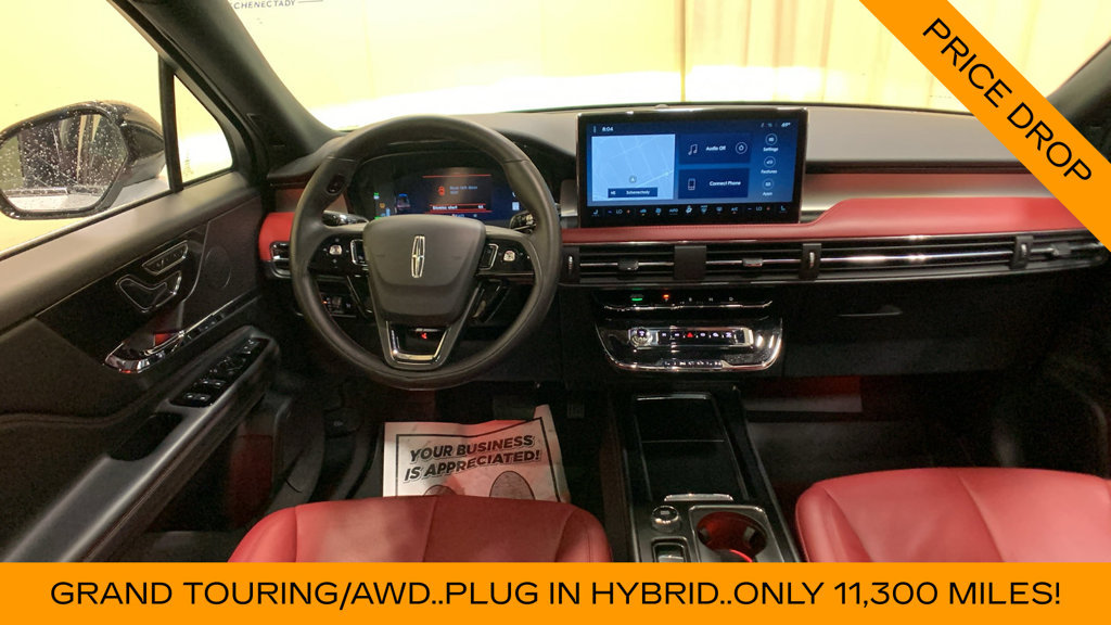 Used 2025 Lincoln Corsair Grand Touring w/ Towing Package AWD/4WD image 24