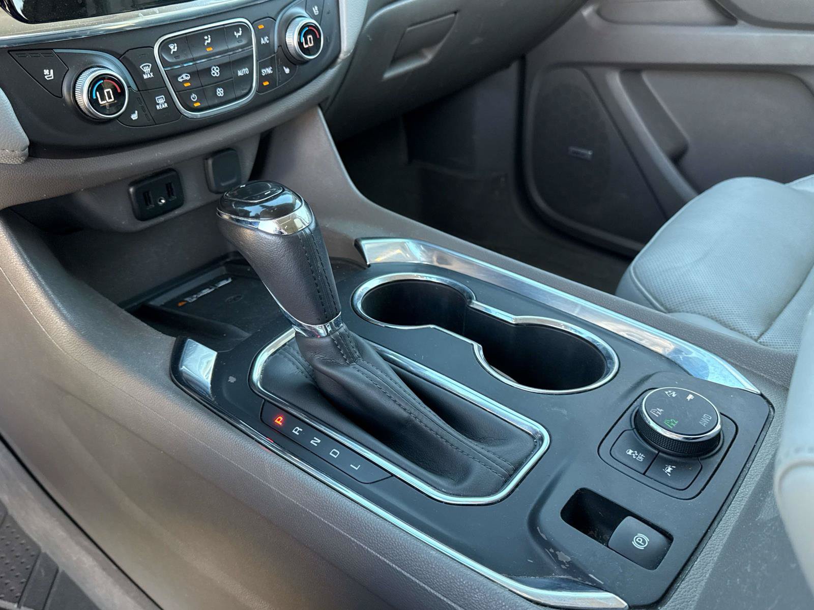 Used 2018 Chevrolet Traverse Premier AWD/4WD image 26