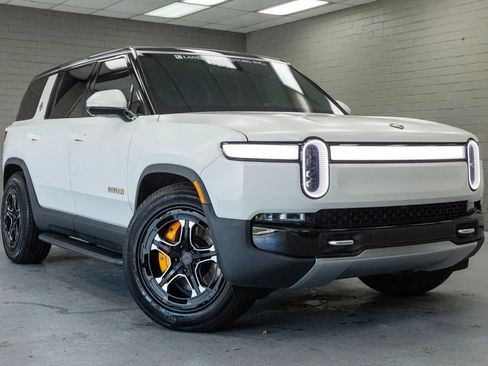 Used 2023 Rivian R1S Adventure AWD/4WD image 1