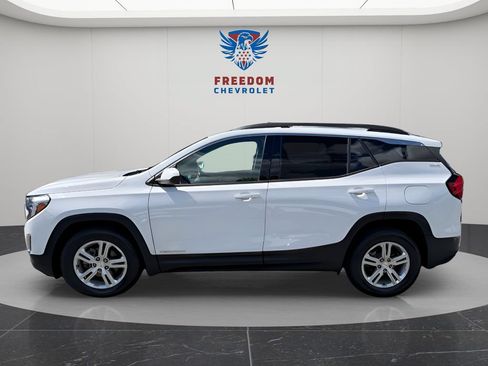 Used 2020 GMC Terrain SLE w/ Driver Convenience Package AWD/4WD image 3