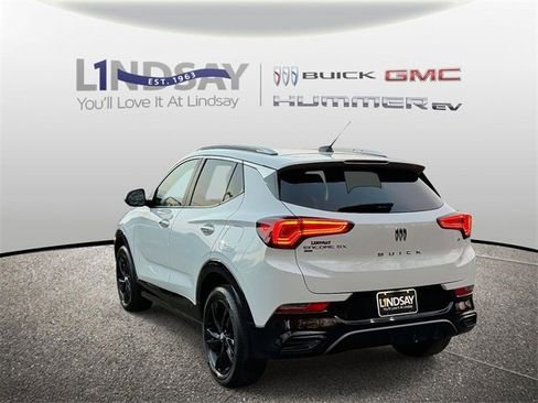 Used 2024 Buick Encore GX Sport Touring image 4