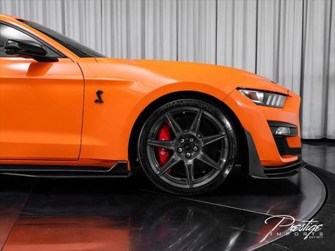 Used 2020 Ford Mustang Shelby GT500 w/ Carbon Fiber Track Pack RWD image 17