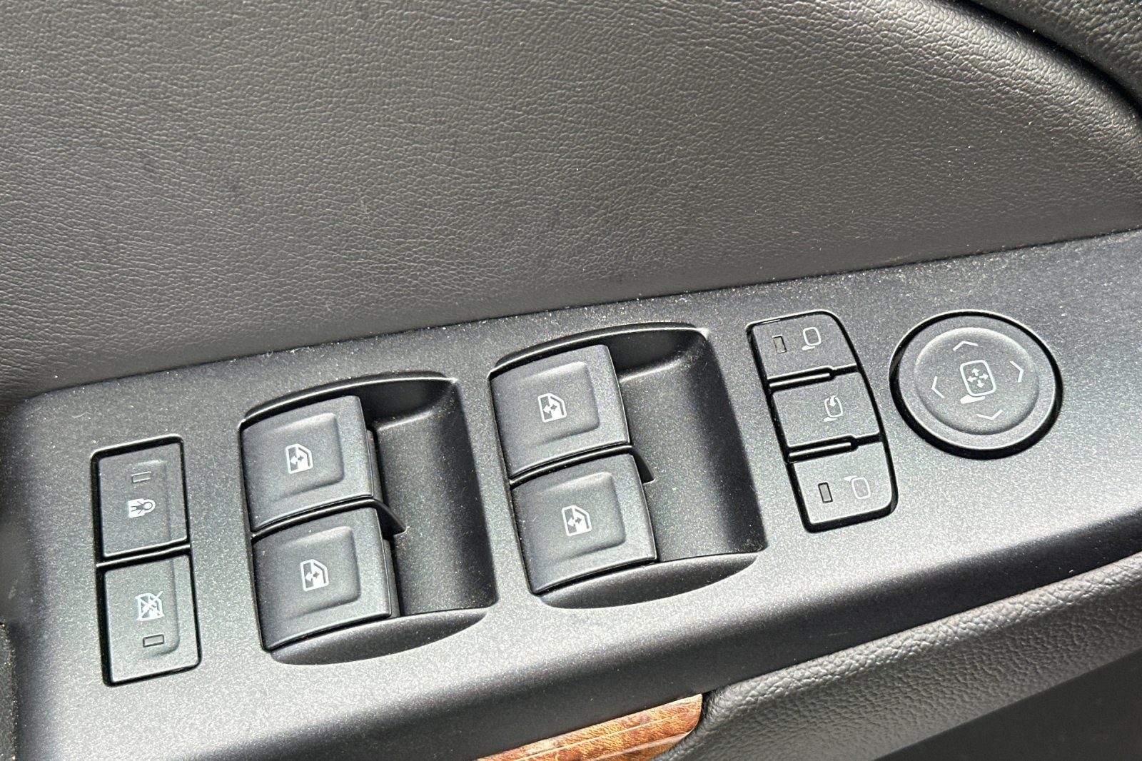 Used 2019 Chevrolet Suburban Premier w/ Premier Plus Edition AWD/4WD image 12