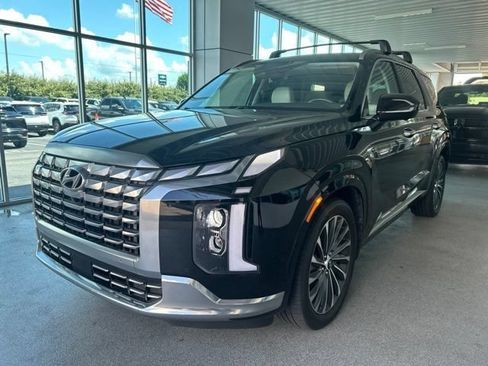 Used 2024 Hyundai Palisade Calligraphy AWD/4WD image 3