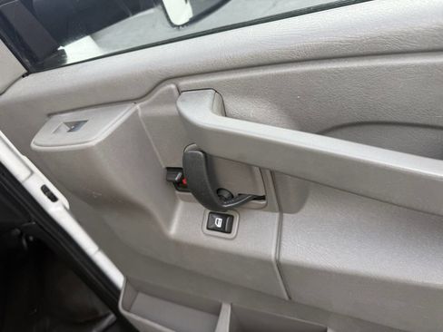 Used 2018 GMC Savana 3500 w/ Power Convenience Package image 13