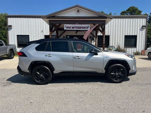 Used 2019 Toyota RAV4 XSE AWD/4WD image 10