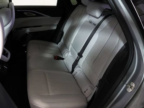 Used 2024 Cadillac Lyriq Luxury AWD/4WD image 14