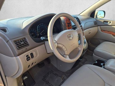 Used 2008 Toyota Sienna XLE FWD image 10