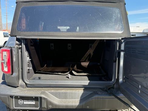 Used 2023 Ford Bronco Badlands image 13