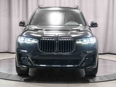 Used 2022 BMW X7 xDrive40i w/ M Sport Package AWD/4WD image 6
