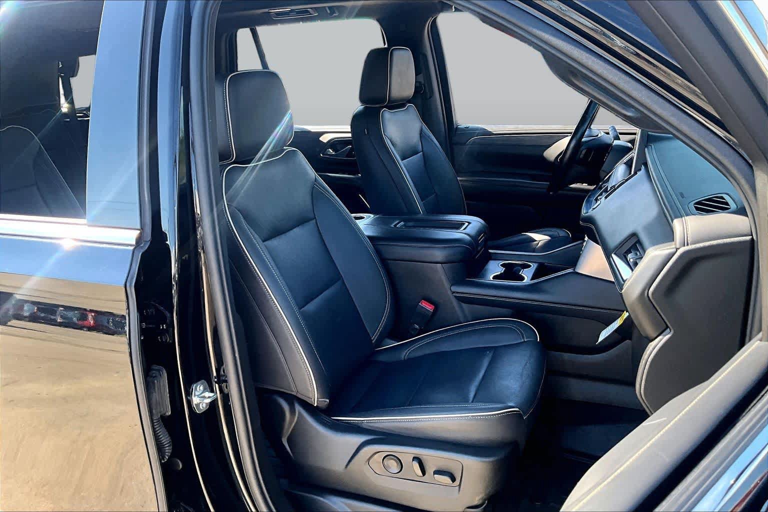 Used 2023 GMC Yukon SLT RWD image 9