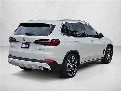 Used 2026 BMW X5 xDrive50e w/ Climate Comfort Package AWD/4WD image 5