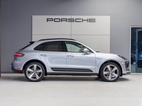 Certified 2026 Porsche Macan AWD/4WD image 8