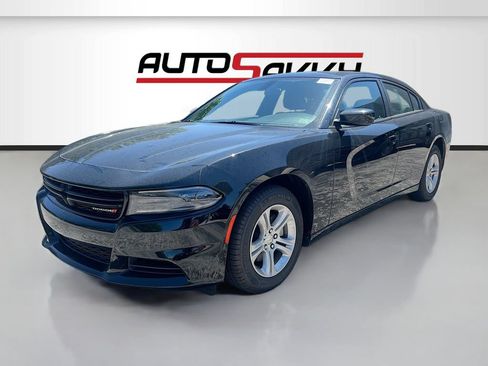 Used 2023 Dodge Charger SXT w/ Cold Weather Package RWD image 3