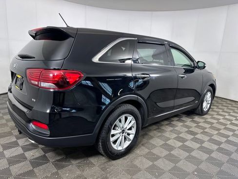 Used 2019 Kia Sorento LX image 3
