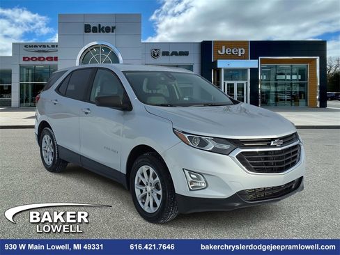 Used 2020 Chevrolet Equinox LS w/ LS Convenience Package image 1