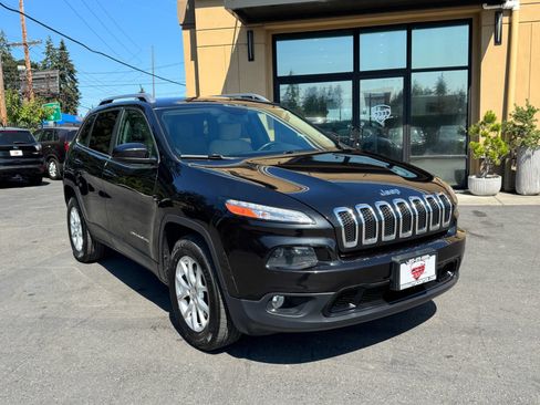 Used 2015 Jeep Cherokee Latitude w/ Cold Weather Group AWD/4WD image 1
