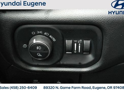 Used 2023 RAM 1500 Laramie AWD/4WD image 40